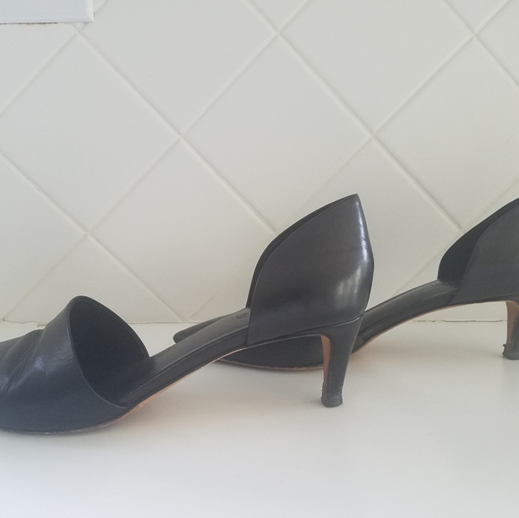Gorgeous VINCE black Aurelian kitten heels - Picture 3 of 8